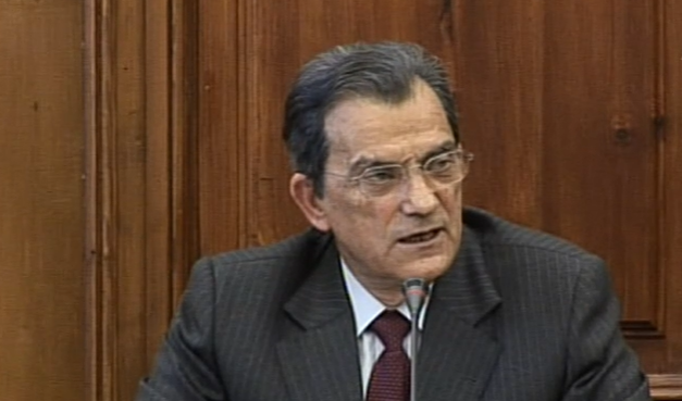 Pena de cadeia para Oliveira e Costa