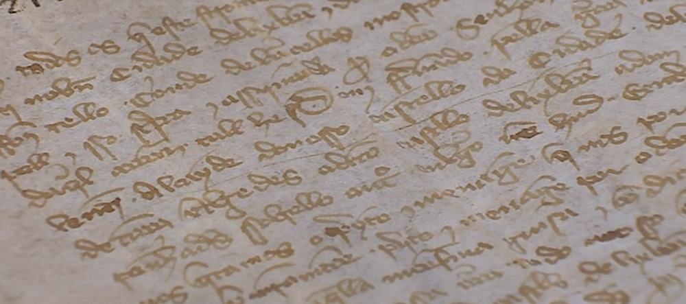 Pergaminho medieval no OLX