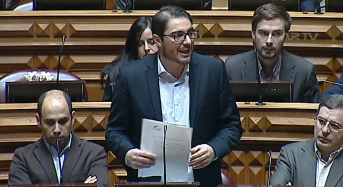 Esquerda chumba fim do adicional ao ISP