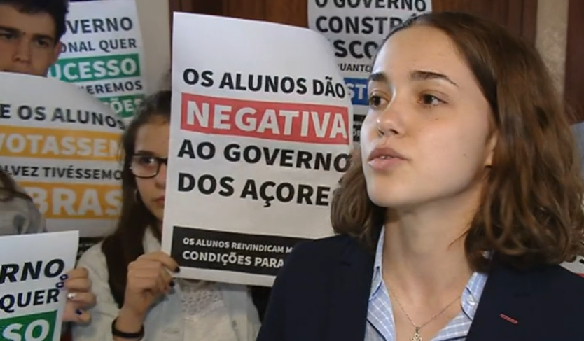 Manifestação alunos da Escola Vitorino Nemésio
