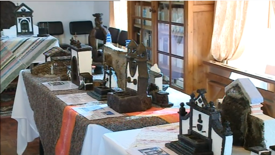 Exposição de miniaturas em pedra de Bagacina