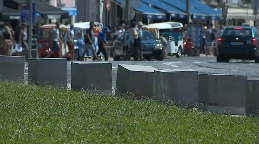 Barreiras de betão nos locais turísticos de Lisboa