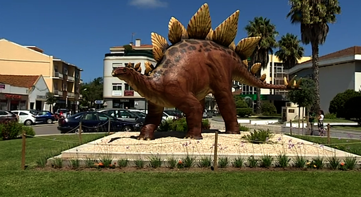 “Dinossauros Saem a Rua” na Lourinhã