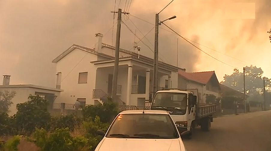 Incêndio florestal em Tábua