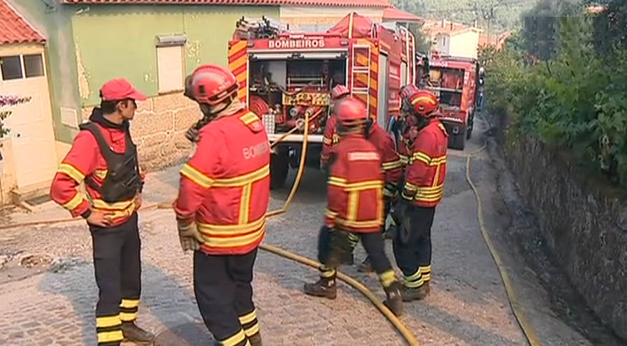 Incêndio florestal em Tábua