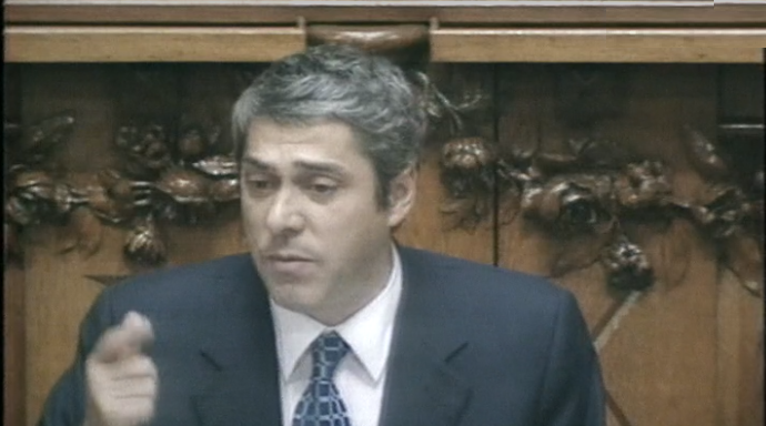 Sócrates quer cumprir a decisão da Comissão Científica Independente