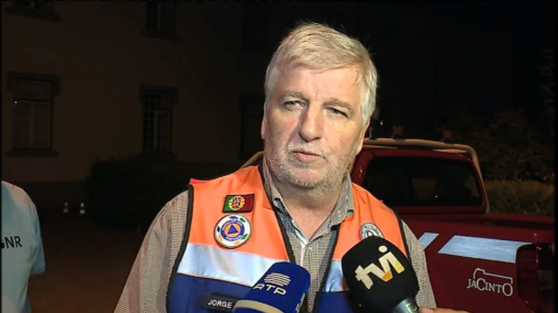 Incêndio florestal no Fundão