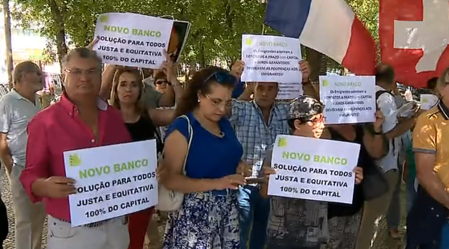 Manifestação de emigrantes lesados do BES em Lisboa