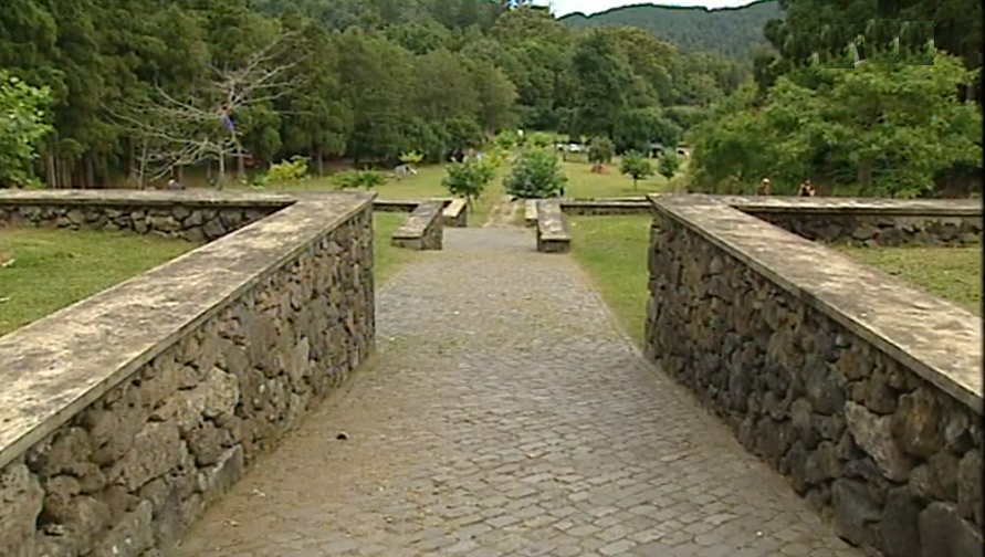 Requalificação do parque de campismo Sete Cidades