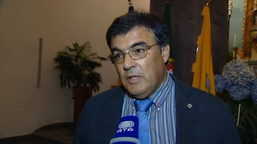 Livro “Freguesia do Divino Espírito Santo da Feteira”