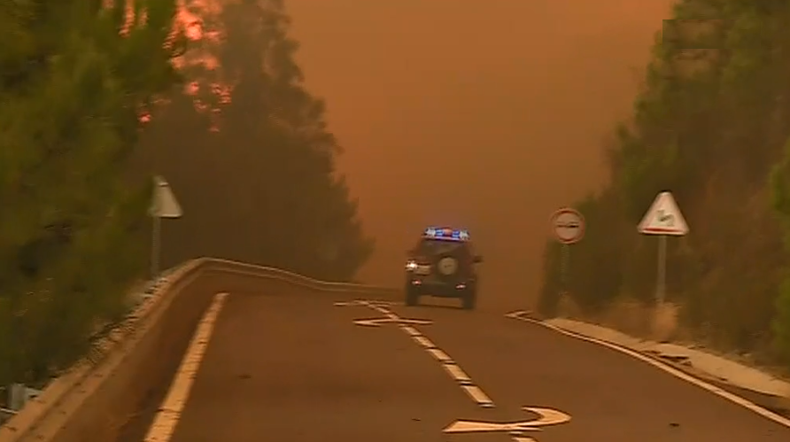 Incêndio florestal em Oleiros