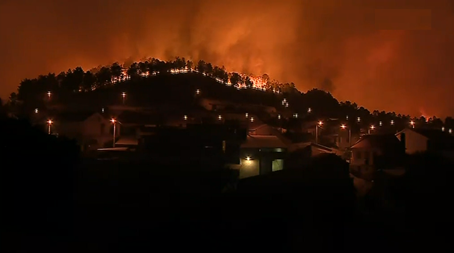 Incêndio florestal em Oleiros