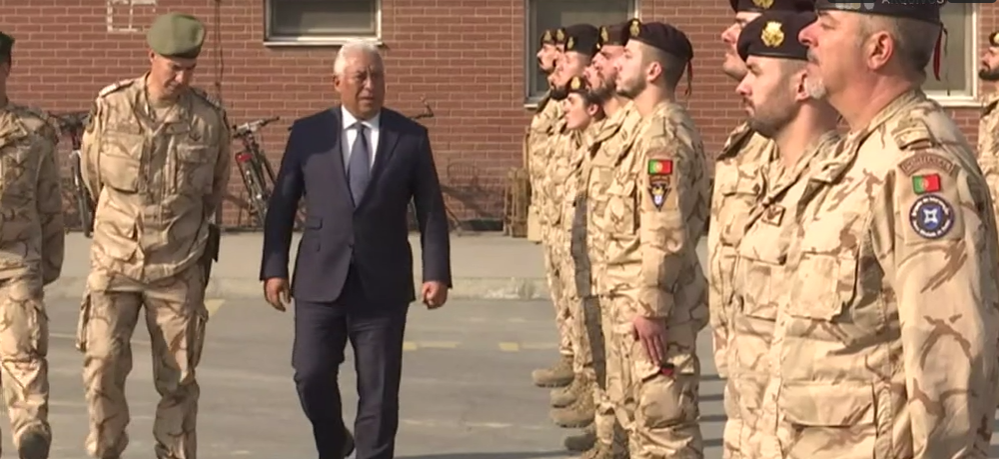 António Costa visita tropas portuguesas no Afeganistão – RTP Arquivos