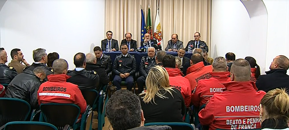 Bombeiros em protesto