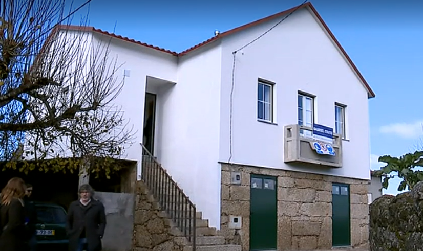 Entrega de casas em Oliveira do Hospital