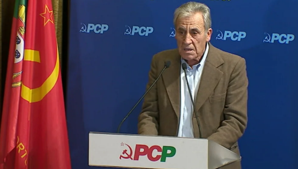 PCP sublinha ética dos seus deputados