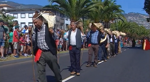 Cortejo histórico e etnográfico na Festa do Vinho Madeira