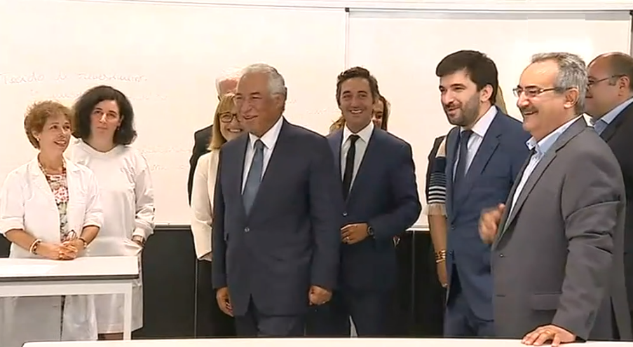 António Costa visita escola em Matosinhos
