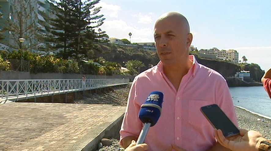 Paulo Cafôfo inaugura passadiço pedonal