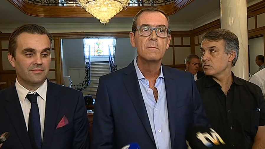 Médicos disponíveis para substituir enfermeiros especialistas