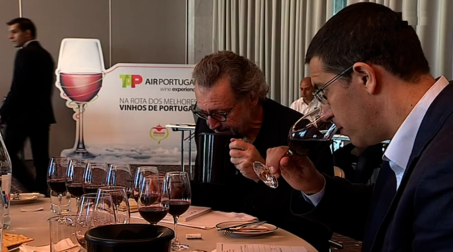 Seleção de vinhos para a TAP