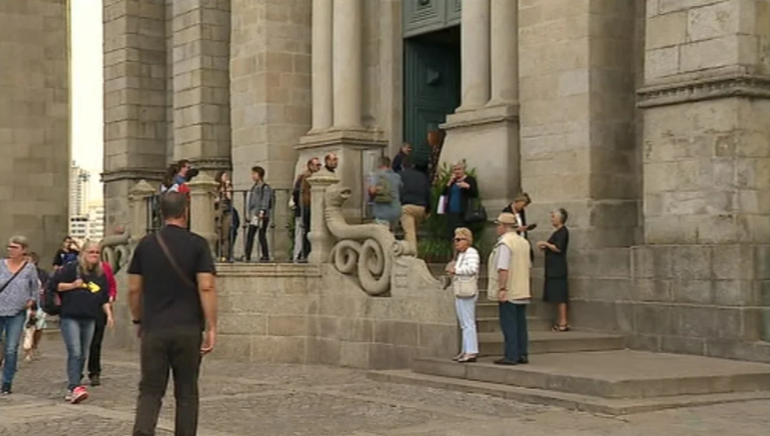 Dom António Francisco dos Santos em câmara ardente