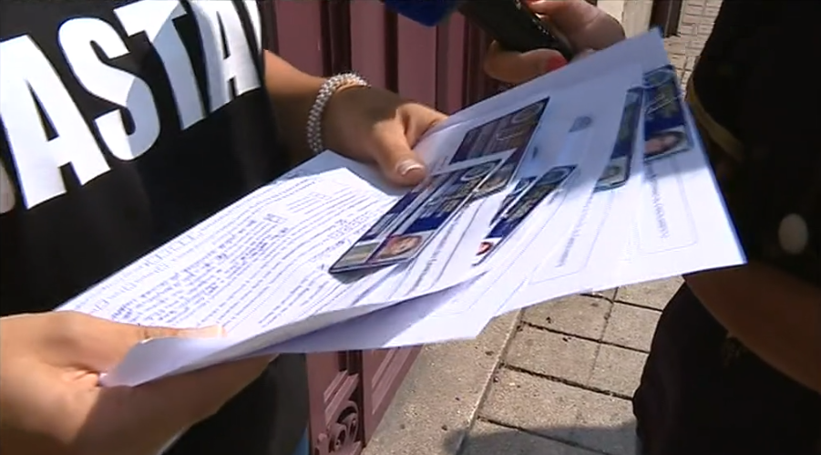 Enfermeiros entregam cédula profissional