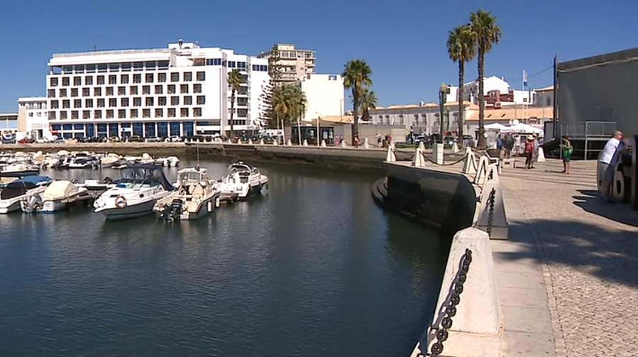 Obras na marina de Faro