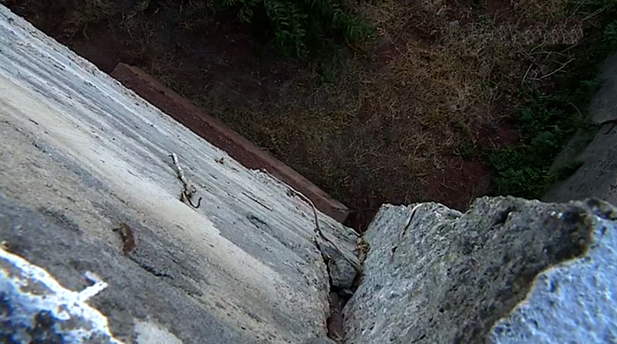 Muro em risco de cair perto de Setúbal