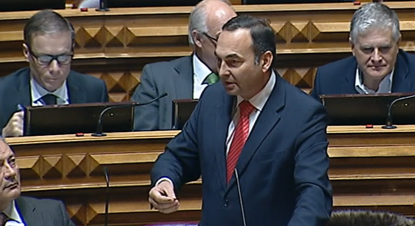 António Ventura: Universidade Açores