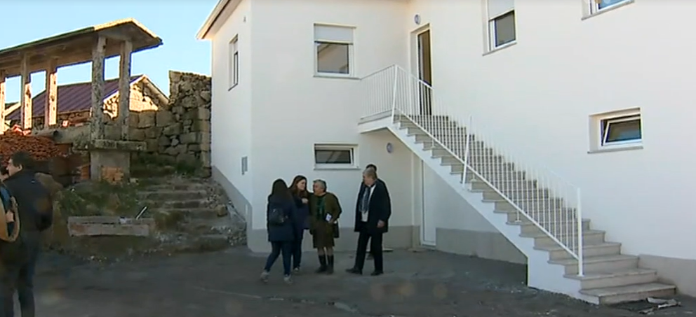 Entrega de casas em Vouzela