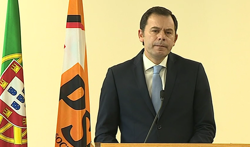 Luís Montenegro anuncia candidatura ao PSD