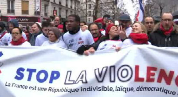 Manifestação Lenços Vermelhos