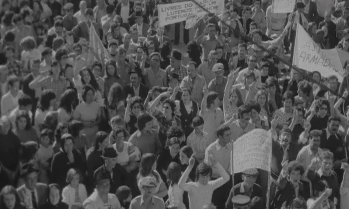 Manifestação popular de apoio ao MFA e à JSN