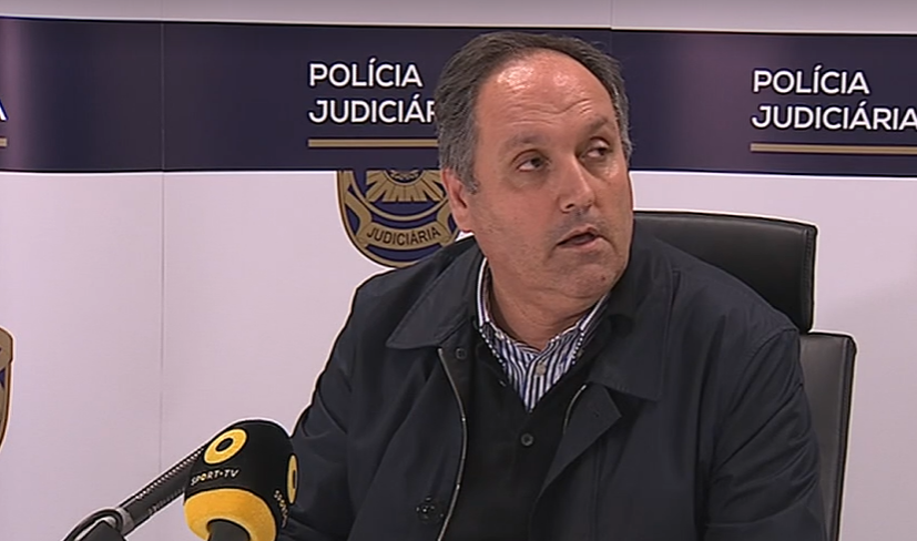 Pirata informático Português