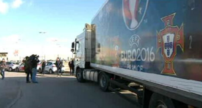 Presidente da República viaja de camião