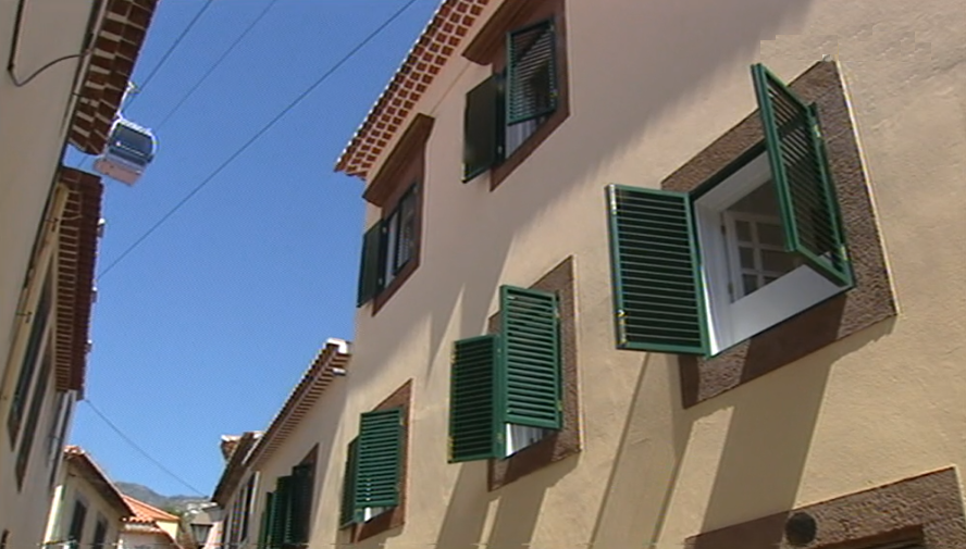 Obras de recuperação de prédio no Funchal