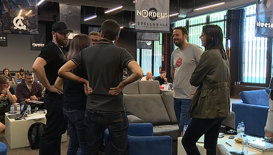 “Trojan Horse Was a Unicorn” em Tróia