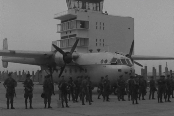 Chegada dos primeiros paraquedistas a Lourenço Marques