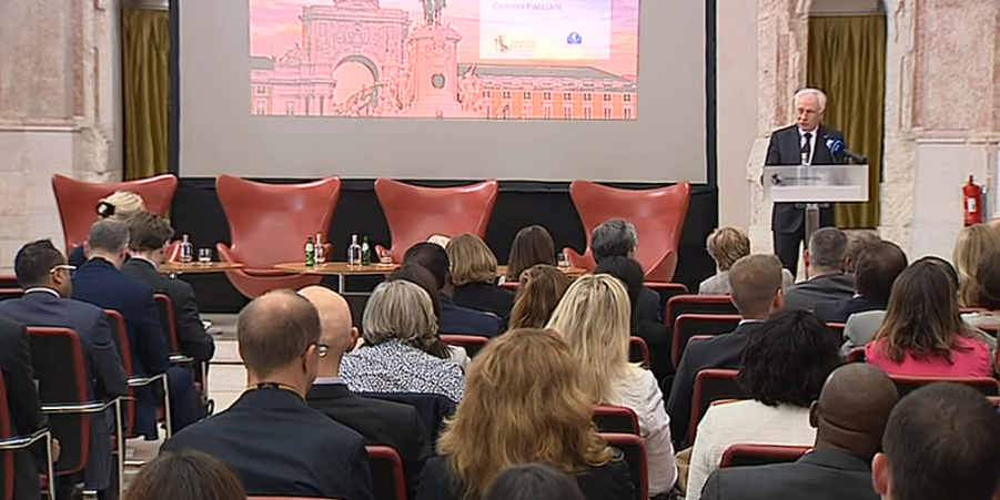 Relações entre Carlos Costa e o Governo