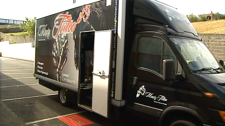 “Mobile Tattoo Studio” em São Miguel