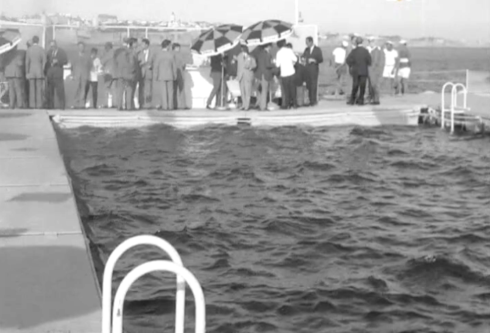 Inauguração da Praia Piscina Flutuante no Estoril
