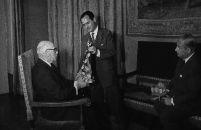 Américo Tomás recebe Alcindo Alves Reis