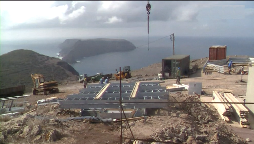 Montagem de radar meteorológico no Porto Santo