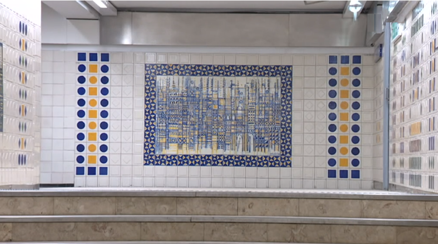 Manuel Cargaleiro no Metro de Paris