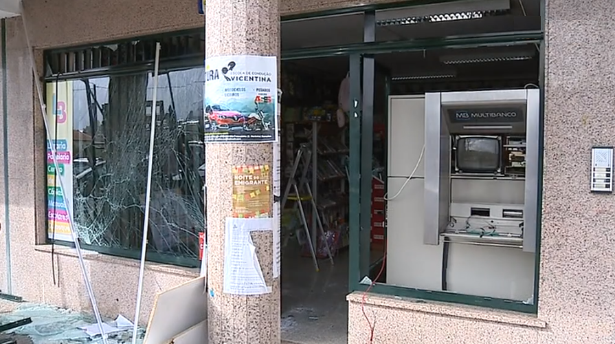 Assaltos a Multibanco em Gaia e Barcelos