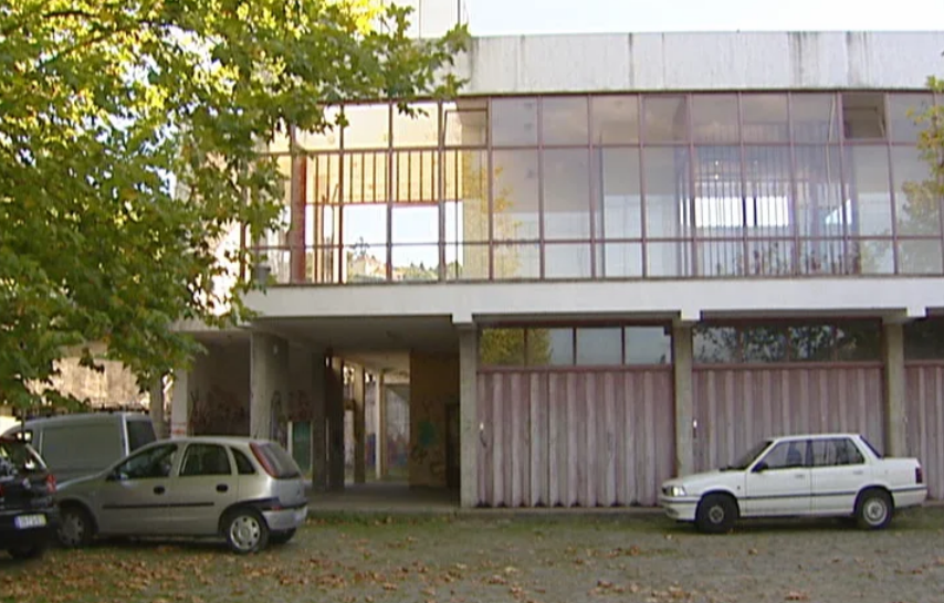 Aluna violada por três colegas