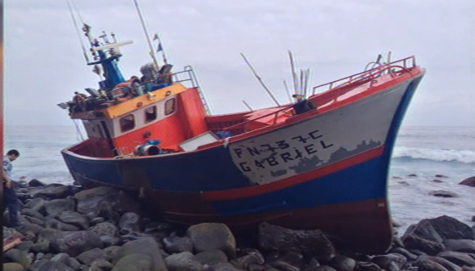 Barco “Gabriel” encalha ao largo da Ilha da Madeira