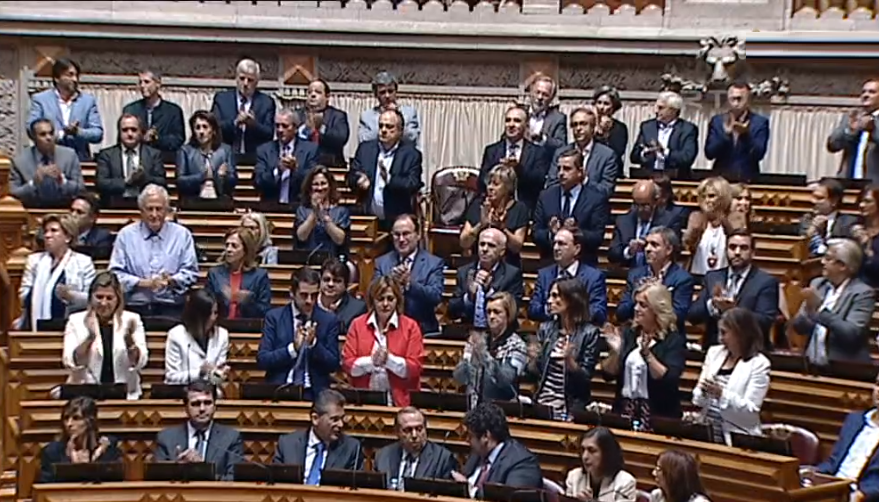 Moção de censura rejeitada