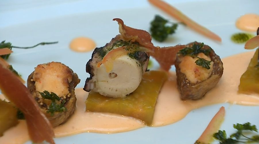 Livro “The Small Luxury Cookbook”